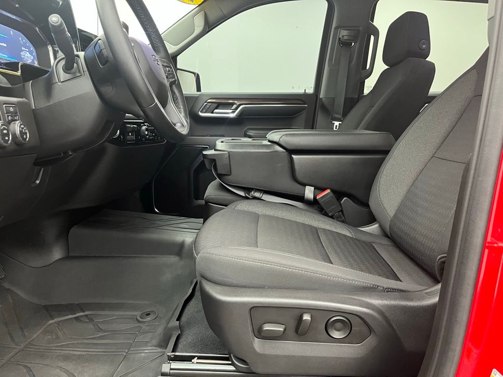 2023 Chevrolet Silverado 1500 RST photo 15