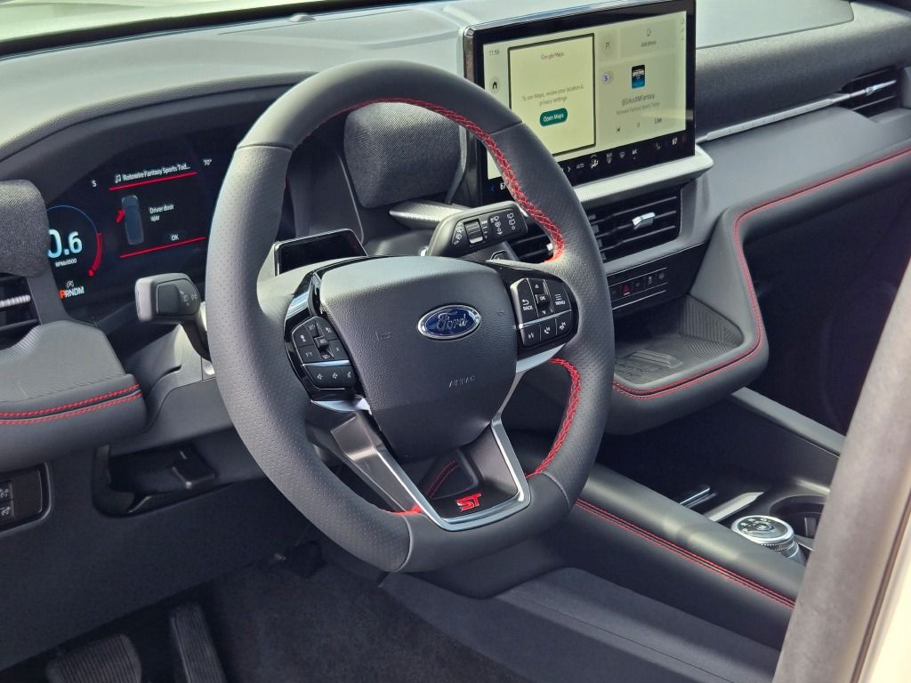 2025 Ford Explorer ST photo 24