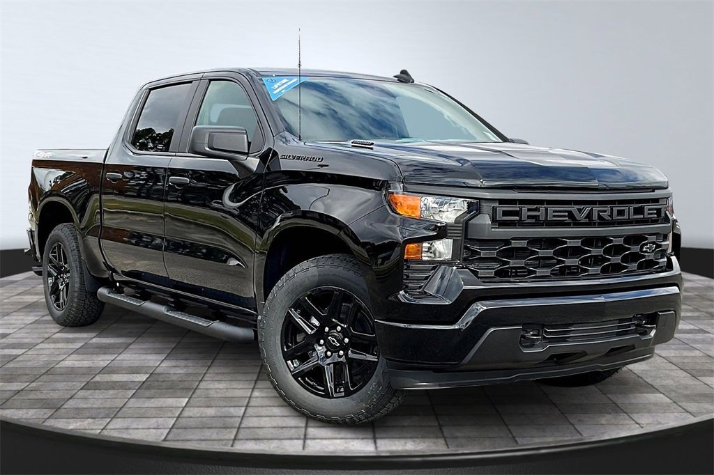 2026 Chevrolet Silverado 1500 Custom photo 2