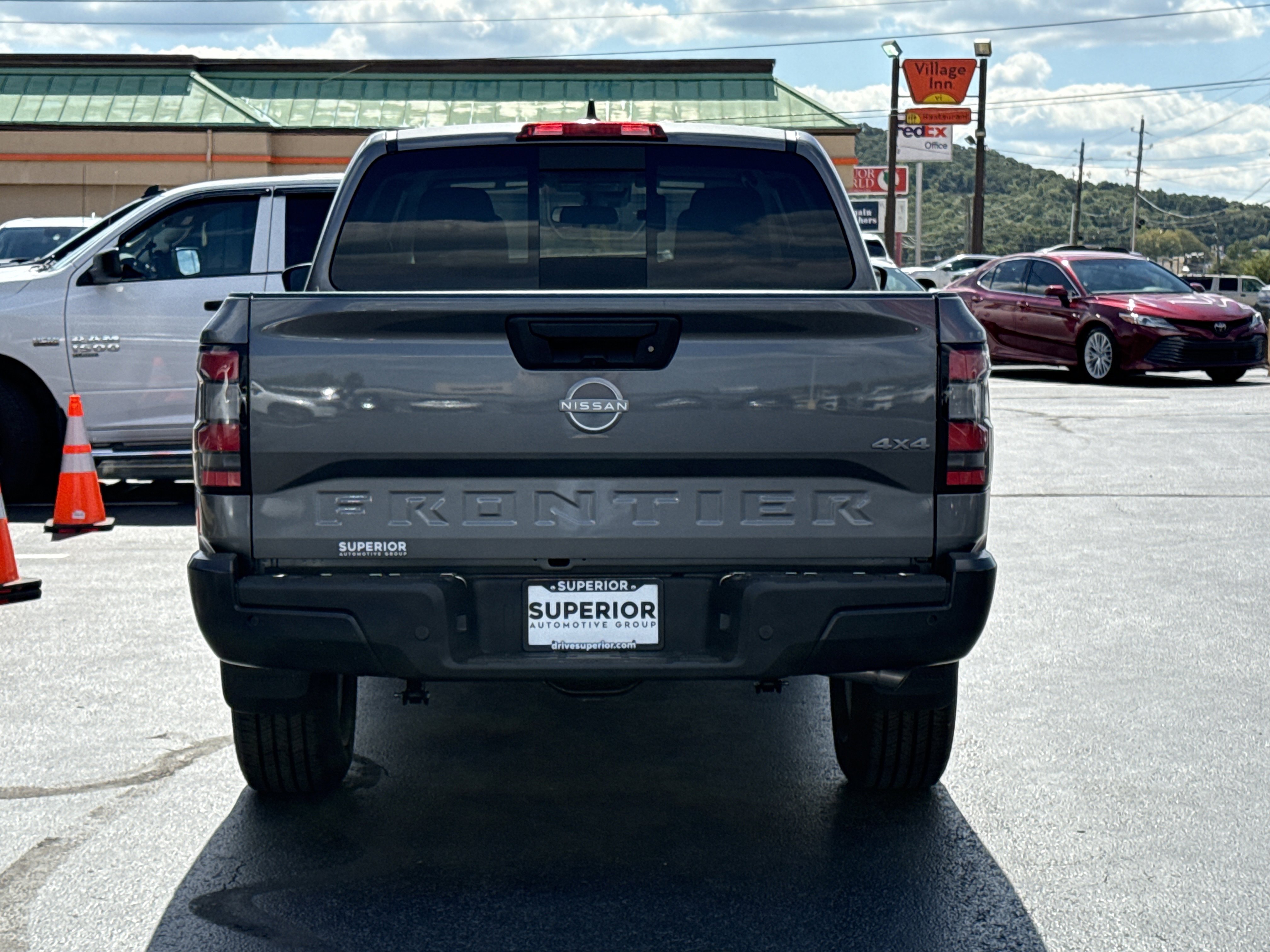 2026 Nissan Frontier Crew Cab S photo 2