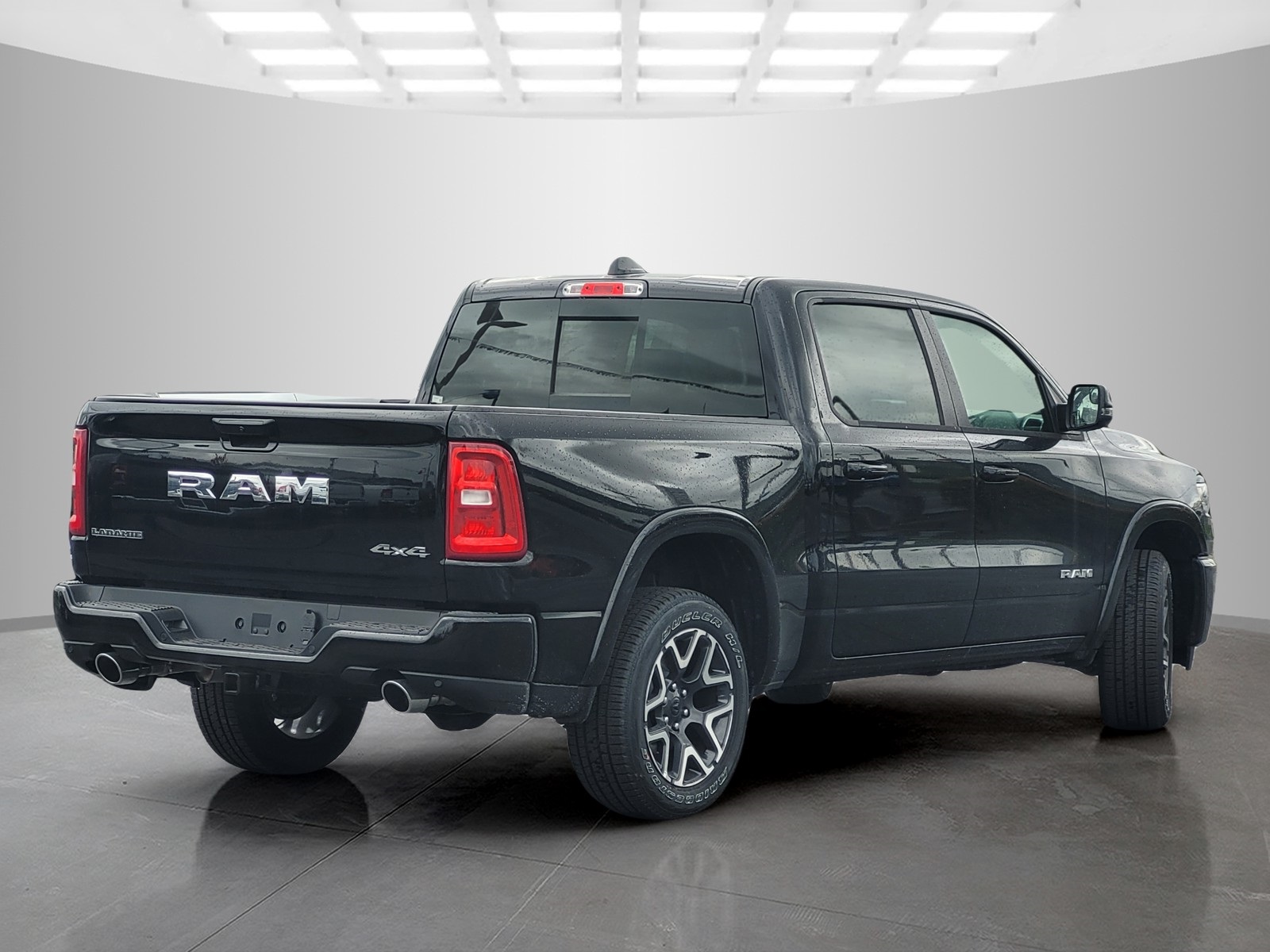 2025 Ram 1500 Laramie photo 2