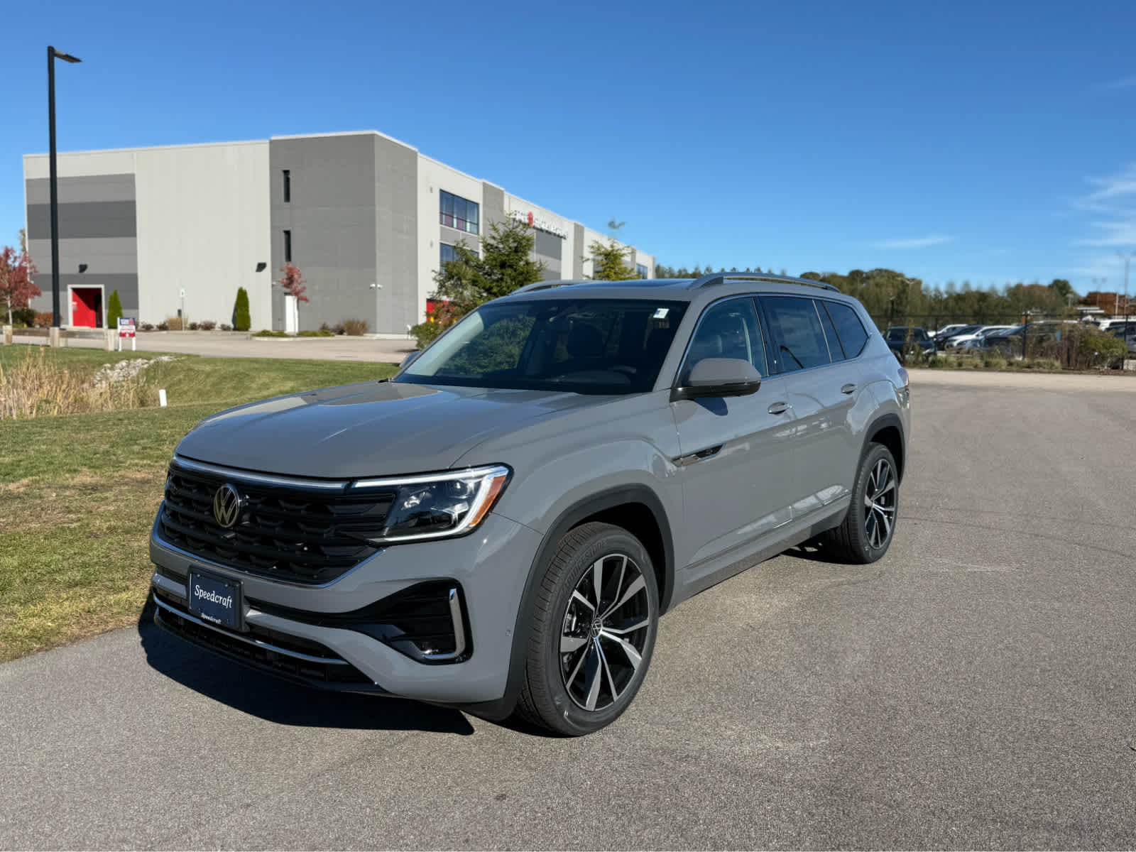 2026 Volkswagen Atlas SEL Premium R-Line photo 2