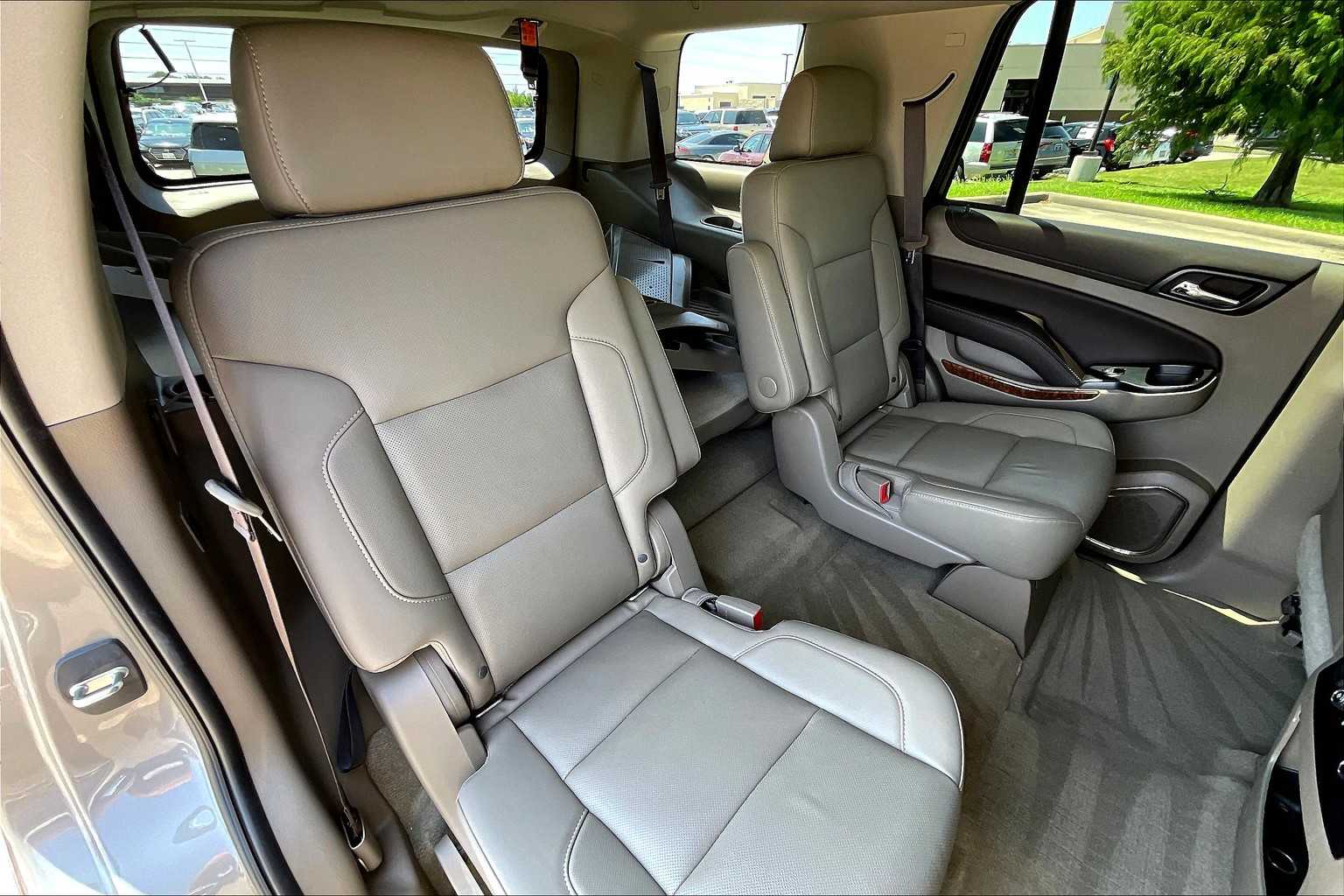 2018 Chevrolet Tahoe Premier photo 18