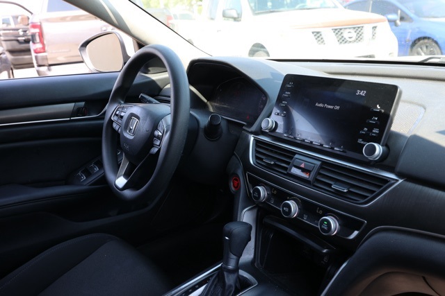 2020 Honda Accord LX photo 17