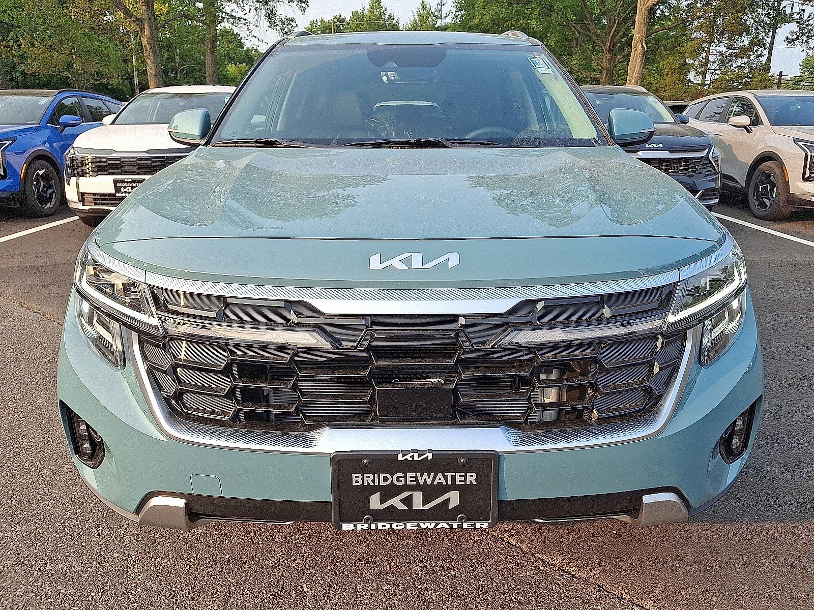 2026 Kia Seltos SX photo 2