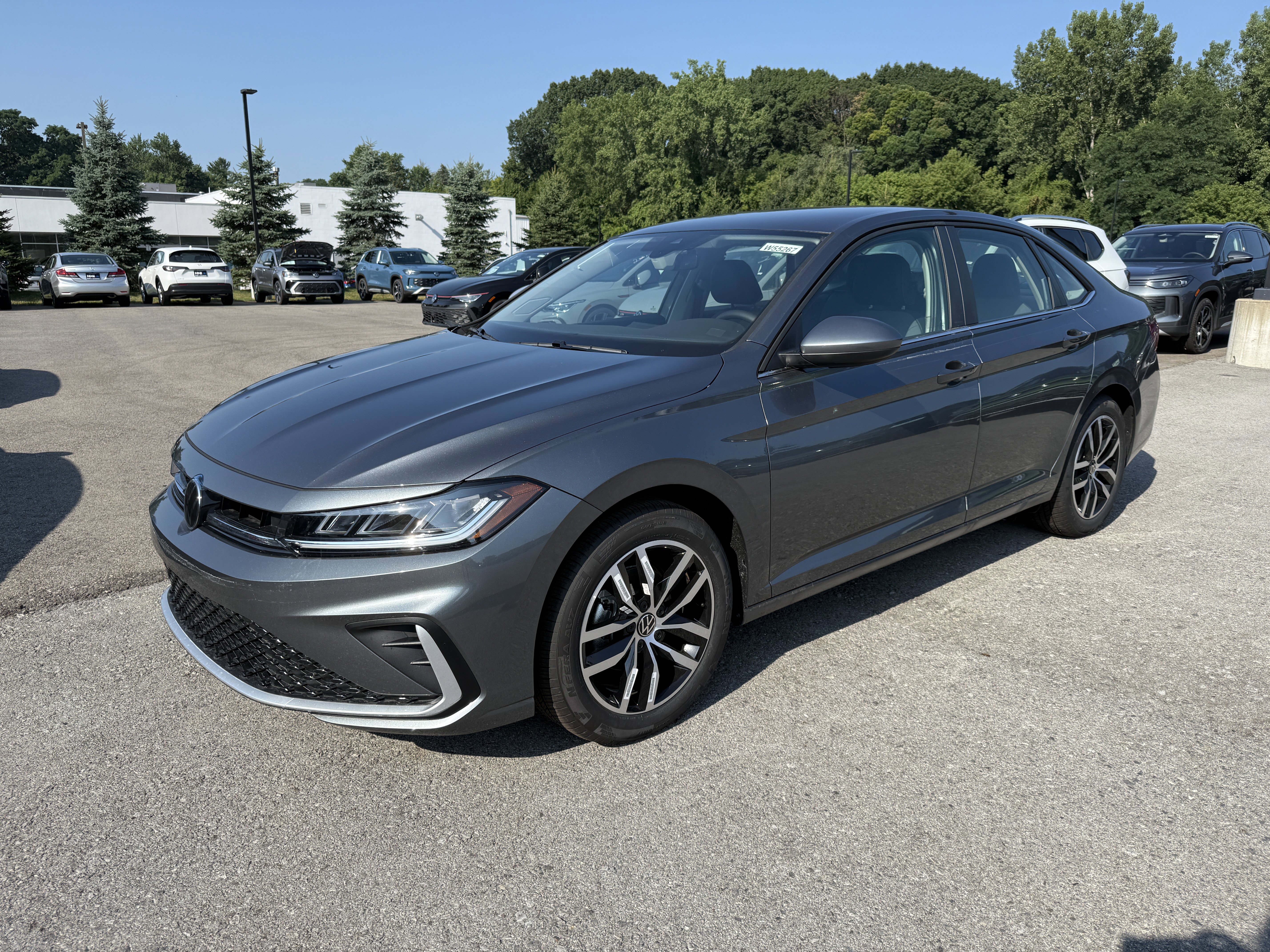 2025 Volkswagen Jetta SE's photo