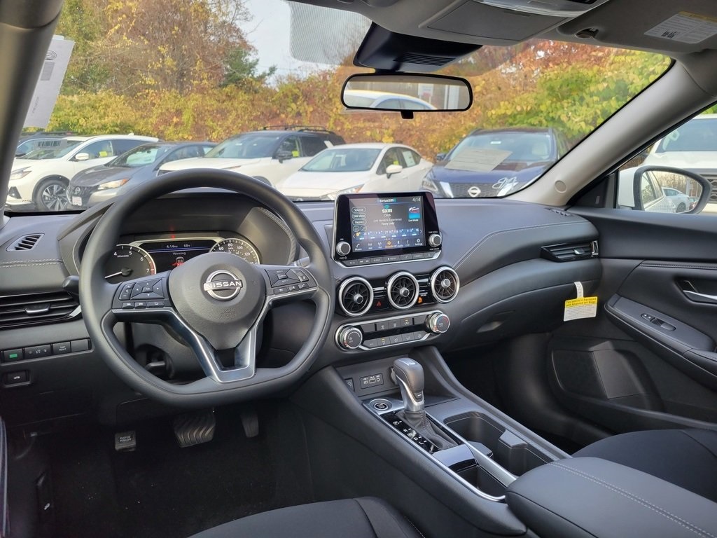 2025 Nissan Sentra SV photo 8