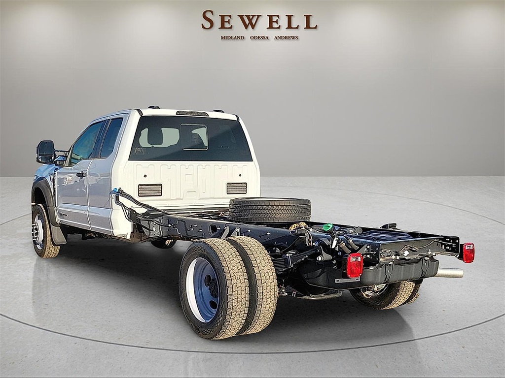 2024 Ford F-550 Super Duty Chassis Cab XL's photo