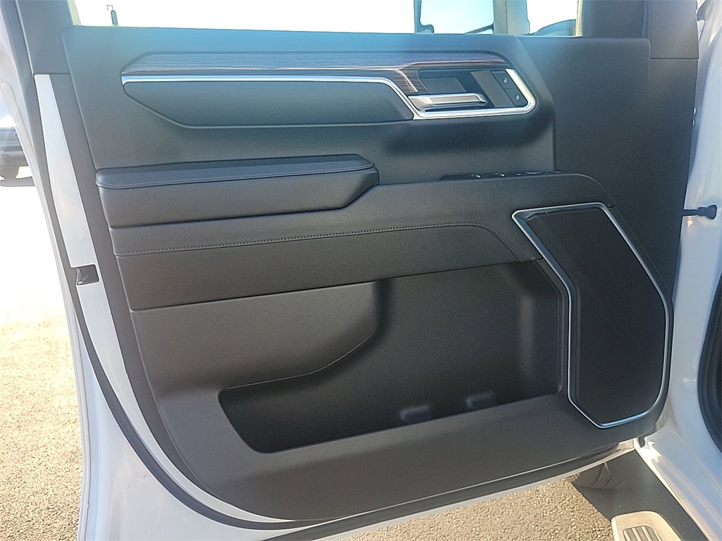 2024 CHEVROLET SILVERADO HD - Image 18