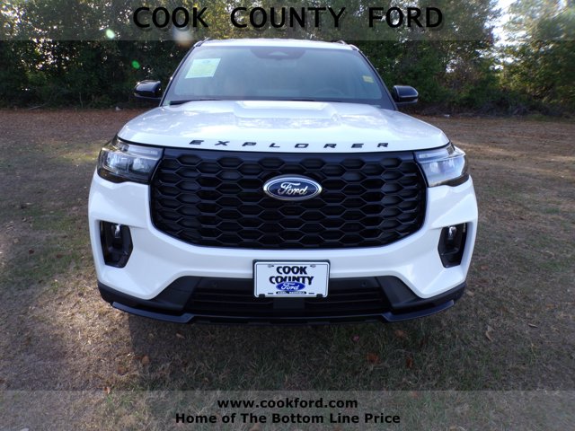 2026 Ford Explorer ST-Line photo 2