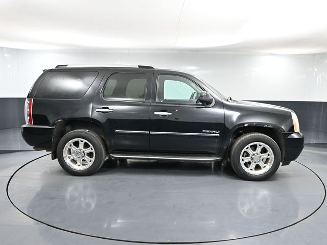 2012 Gmc Yukon Denali photo 2