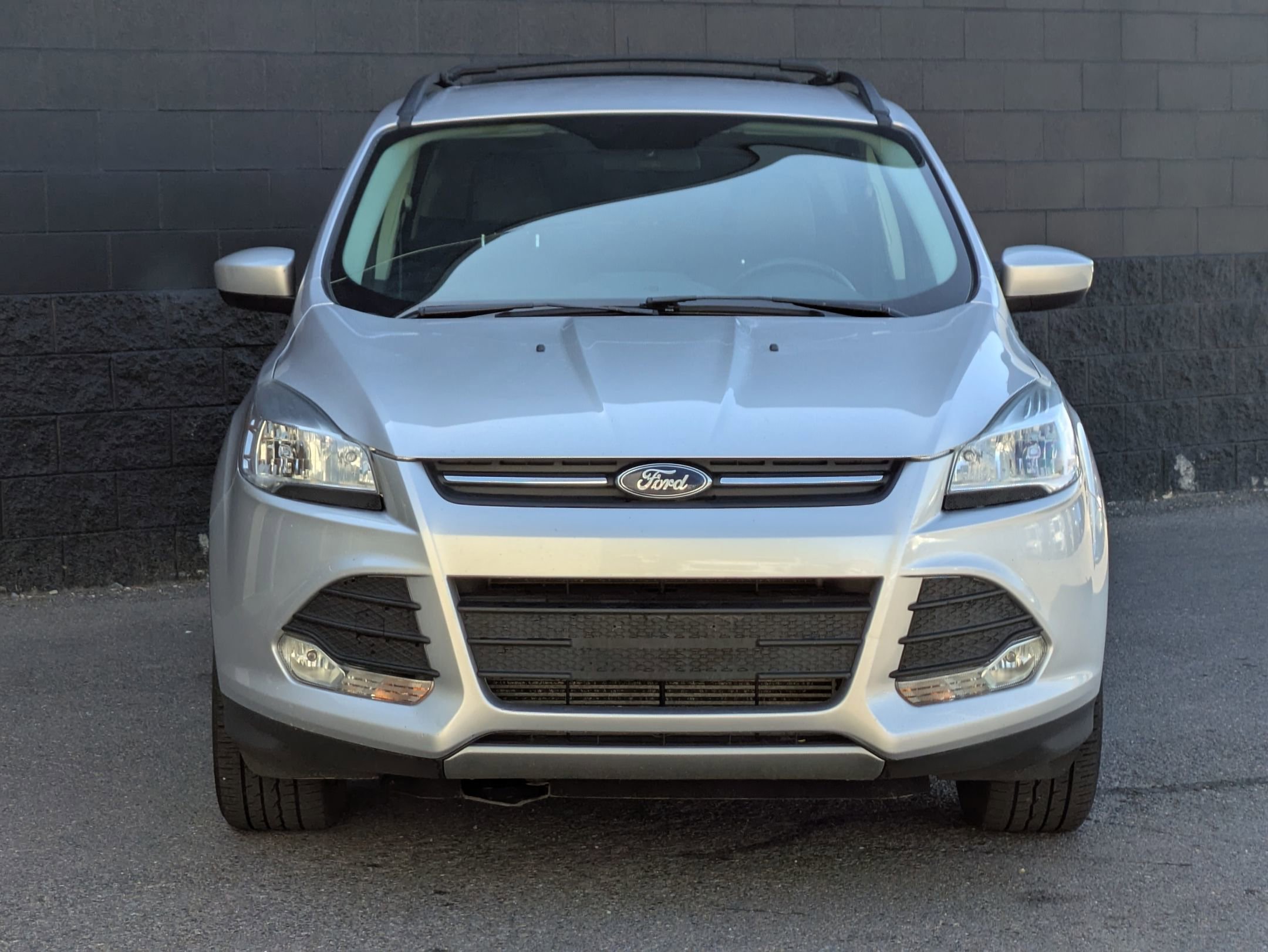 2015 Ford Escape SE photo 2