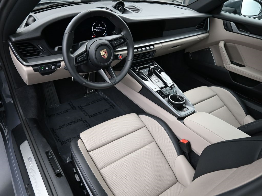 2025 Porsche 911 photo 3