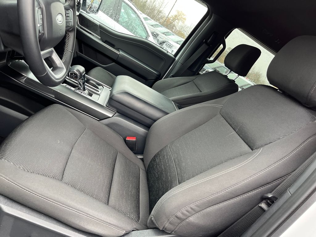 2023 Ford F-150 XLT photo 3
