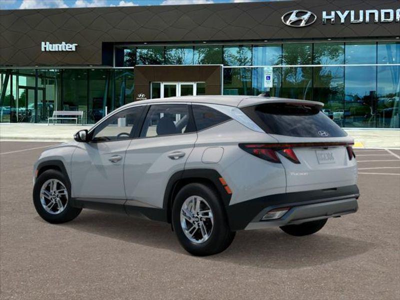 2026 Hyundai Tucson SE photo 4