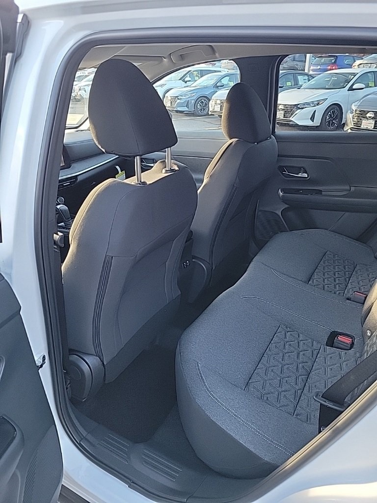 2025 Nissan Kicks SV photo 22