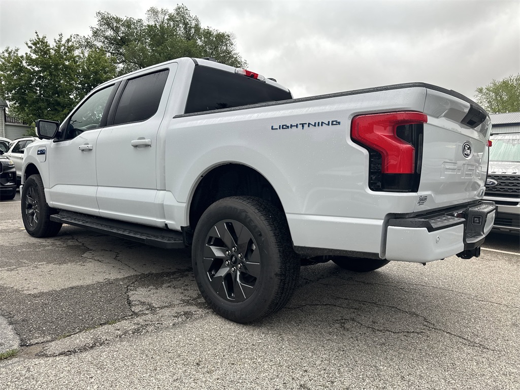 2025 Ford F-150 Lightning photo 7