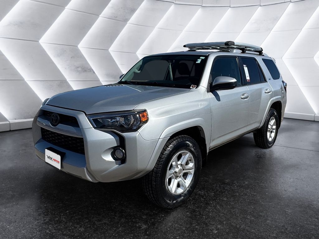 2018 Toyota 4Runner SR5 photo 2