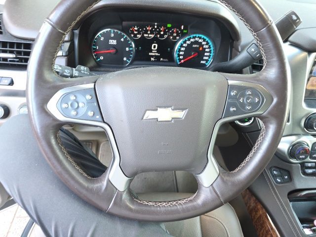 2017 Chevrolet Suburban Premier photo 4