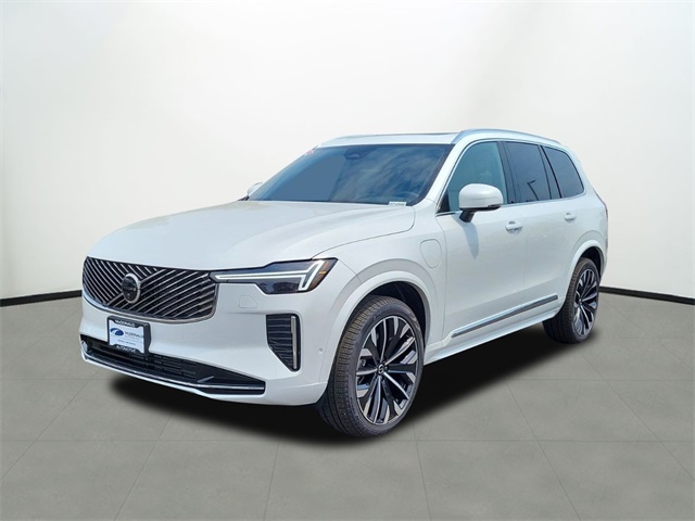 2026 Volvo XC90 Plus's photo