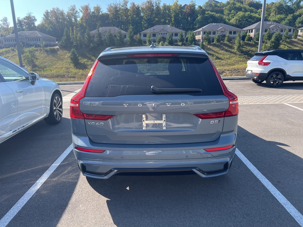 2023 Volvo XC60 B5 Ultimate photo 4