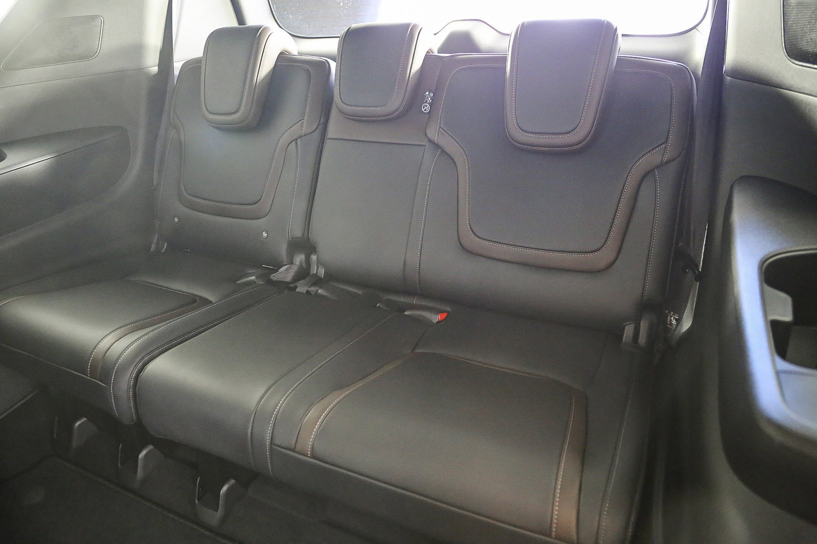 2025 Nissan Armada SL photo 20