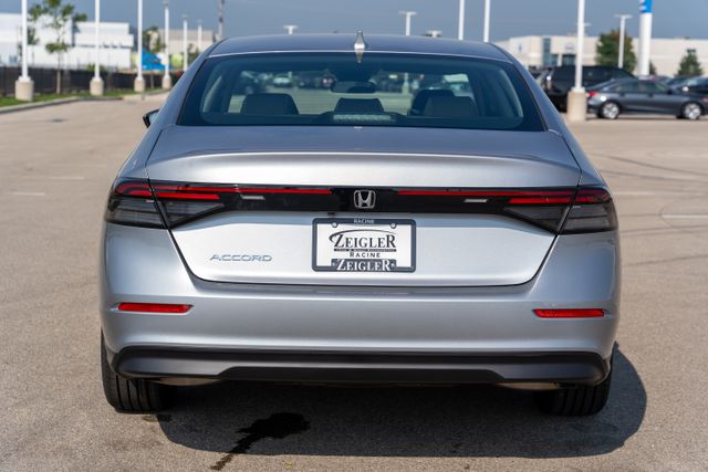 2025 Honda Accord LX photo 6