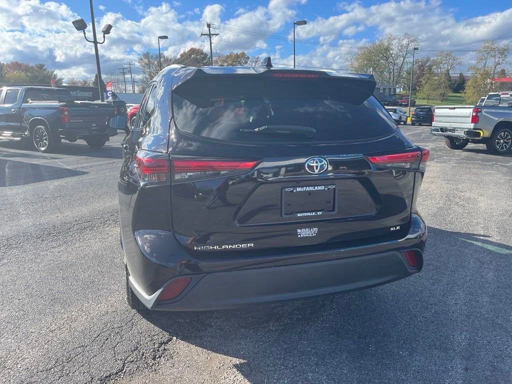 2022 Toyota Highlander XLE photo 5
