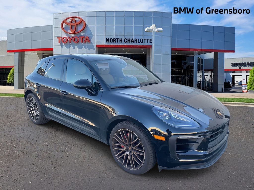 2022 Porsche Macan S's photo
