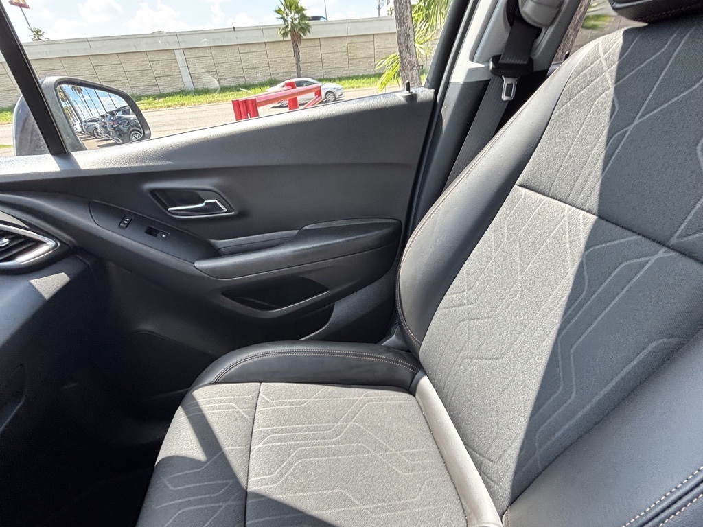 2022 Chevrolet Trax LT photo 14