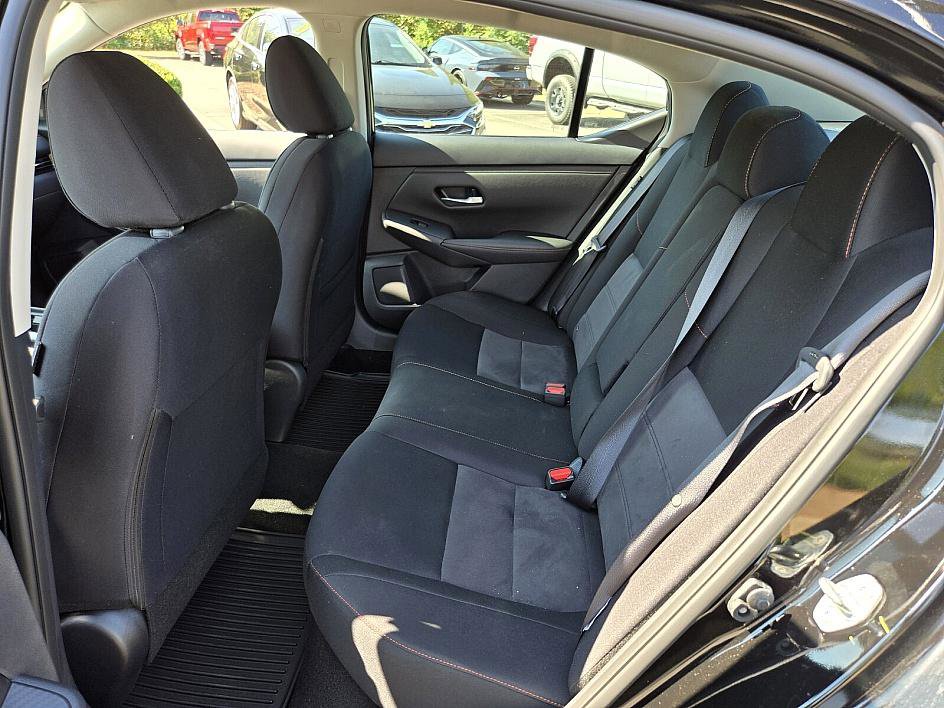 2025 Nissan Sentra SR Midnight Edition photo 11
