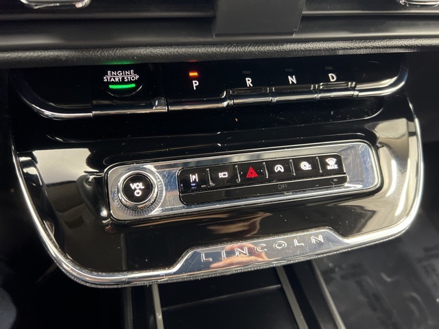 2023 Lincoln Corsair Standard photo 16