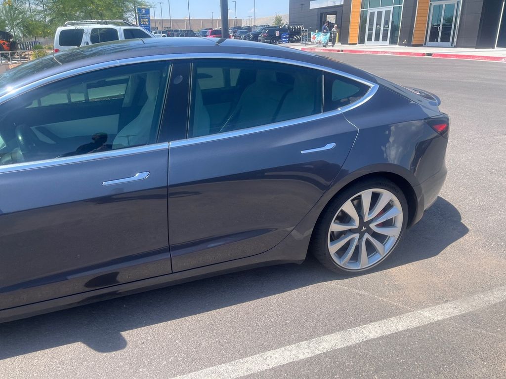 2019 Tesla Model 3 Performance photo 4