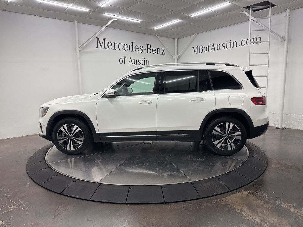 2026 Mercedes Benz GLB 250 4MATIC photo 3