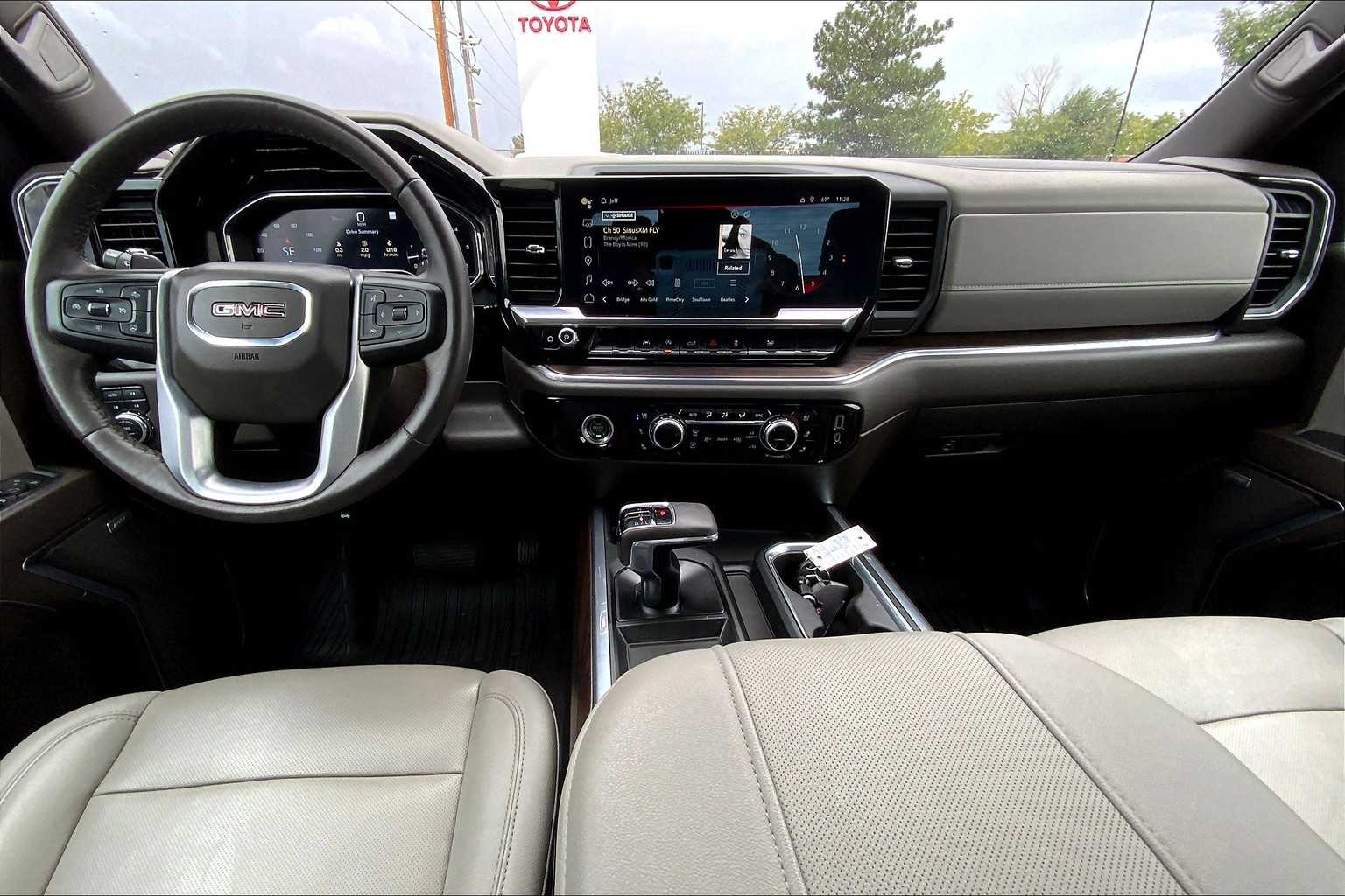 2023 Gmc Sierra 1500 SLT photo 11