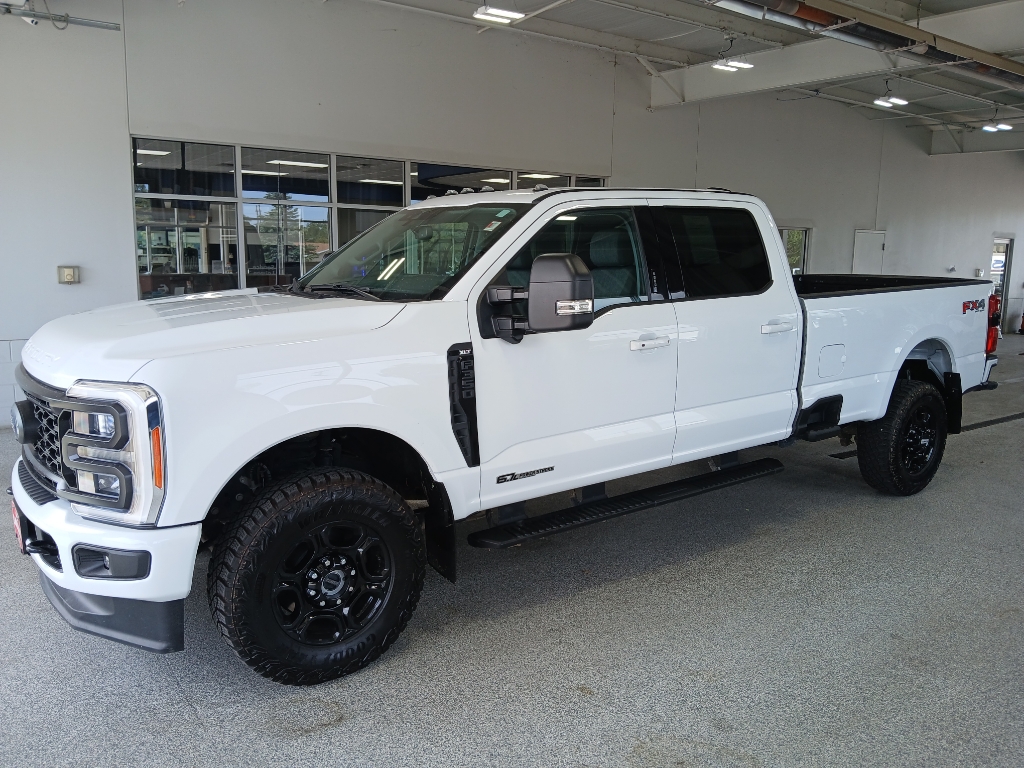 2023 Ford F-350 XLT photo 5