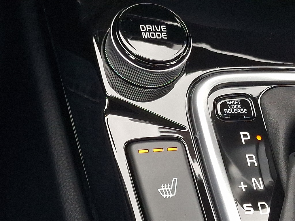 2025 Kia Seltos SX photo 20