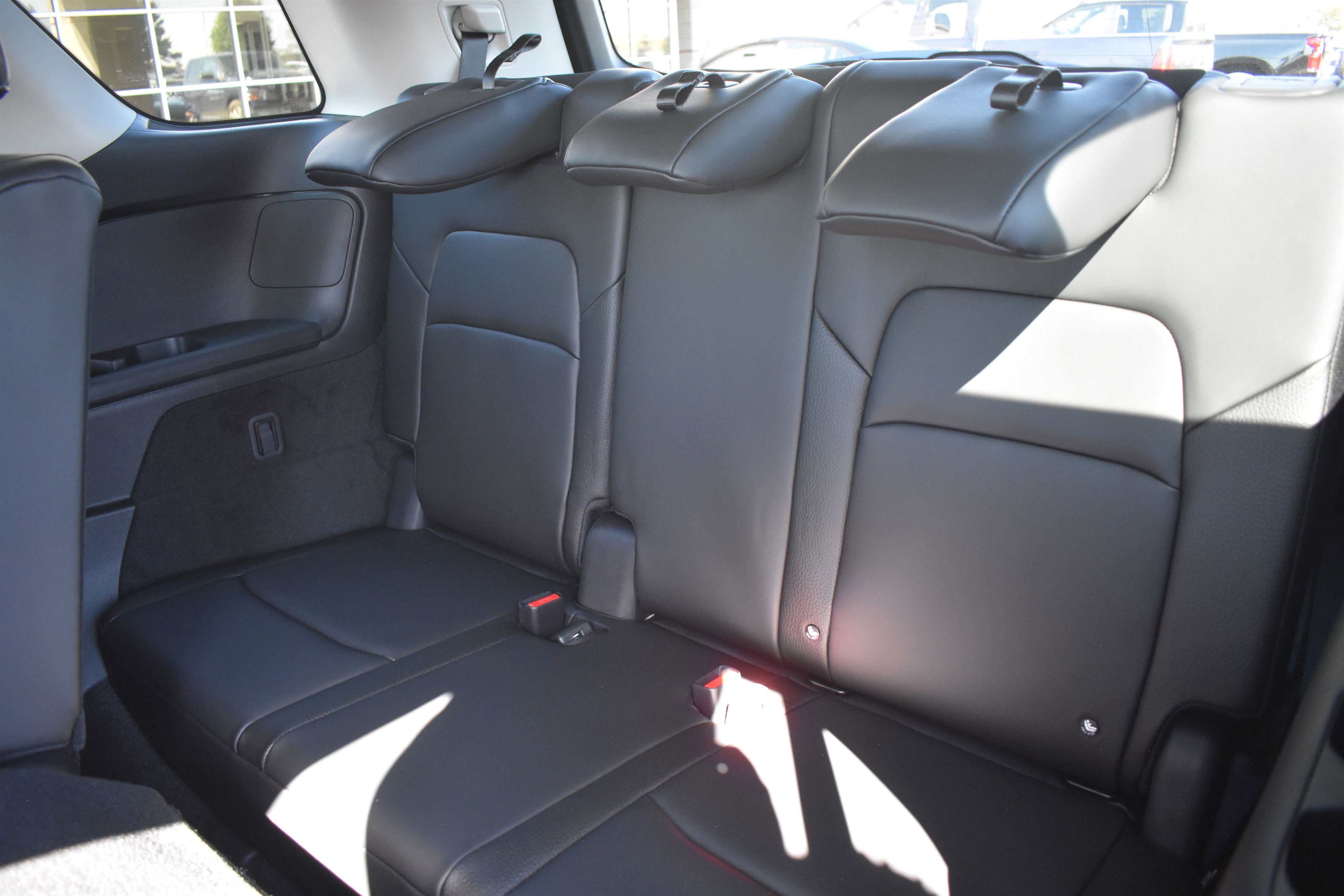 2025 Nissan Pathfinder SL photo 5