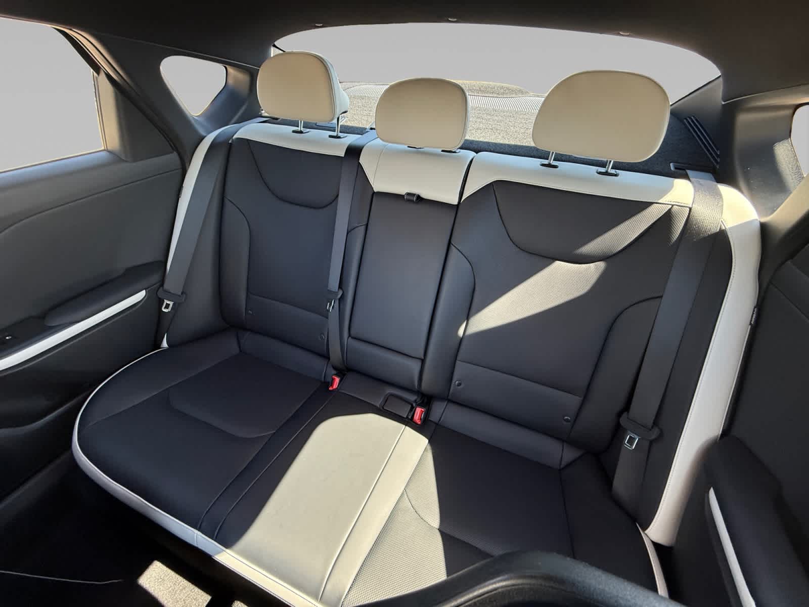 2025 Kia K4 GT-Line photo 13
