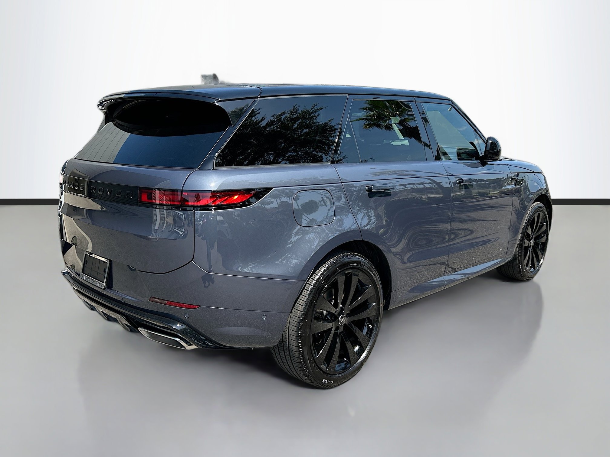 2025 Land Rover Range Rover Sport SE photo 4