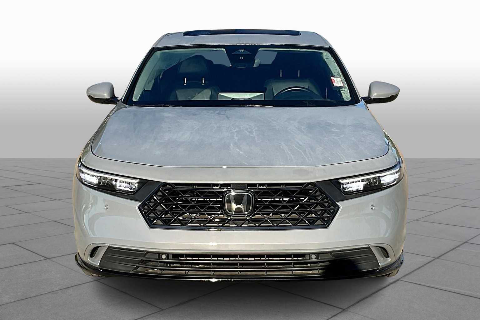 2024 Honda Accord Hybrid Touring photo 3