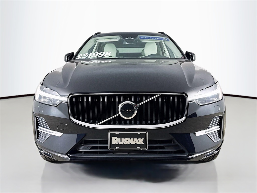 2023 Volvo XC60 B5 Core photo 2