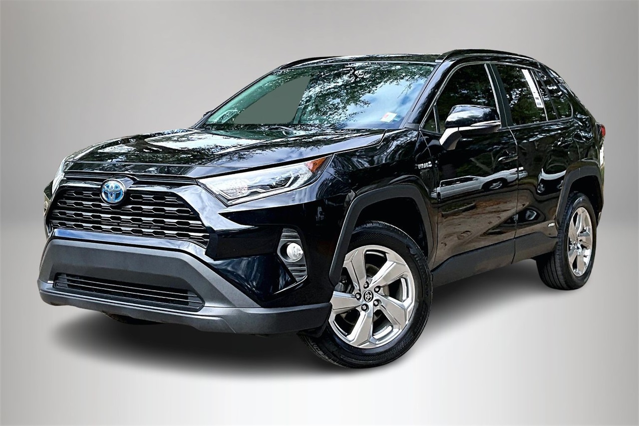 2021 Toyota RAV4 XLE Premium's photo