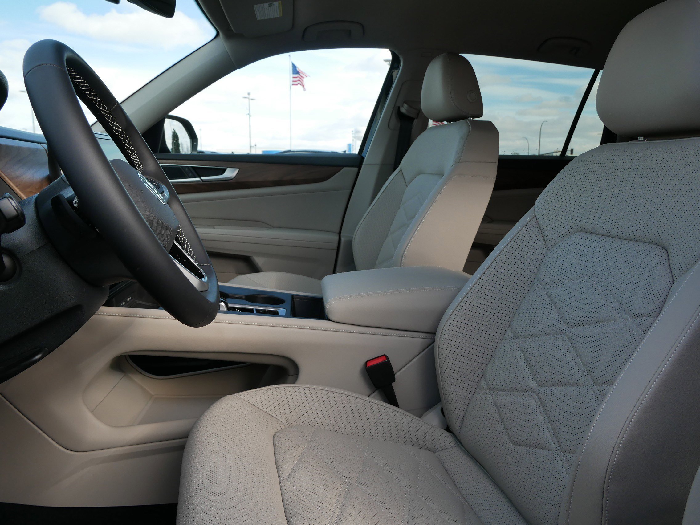 2026 Volkswagen Atlas SE photo 3