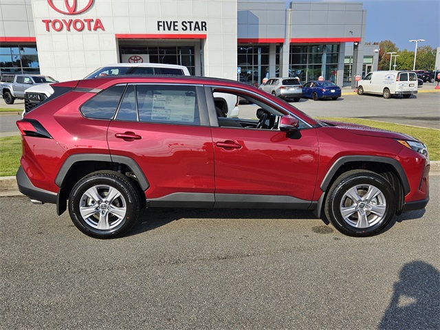 2025 Toyota RAV4 XLE photo 15