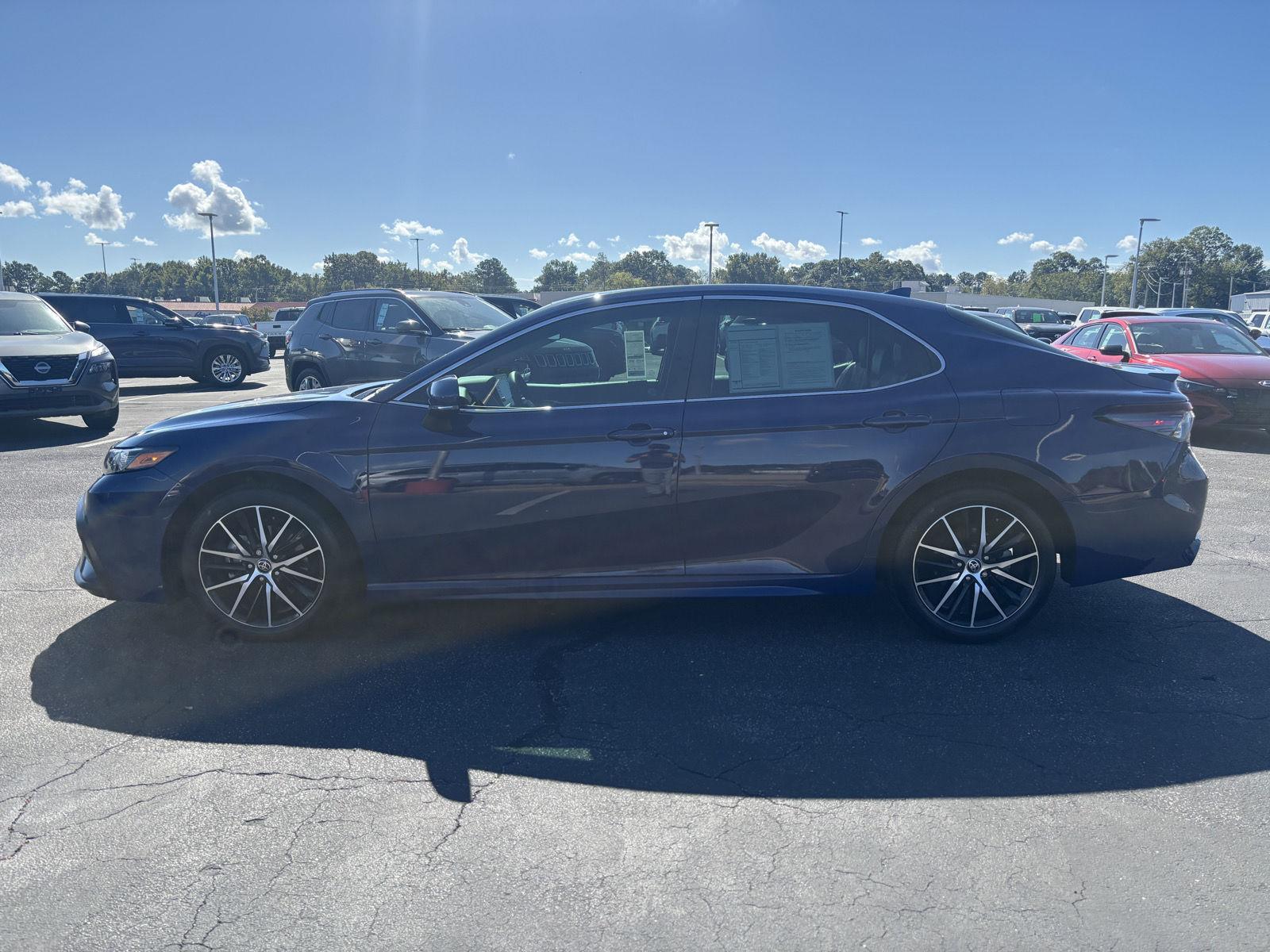 2023 Toyota Camry SE photo 4