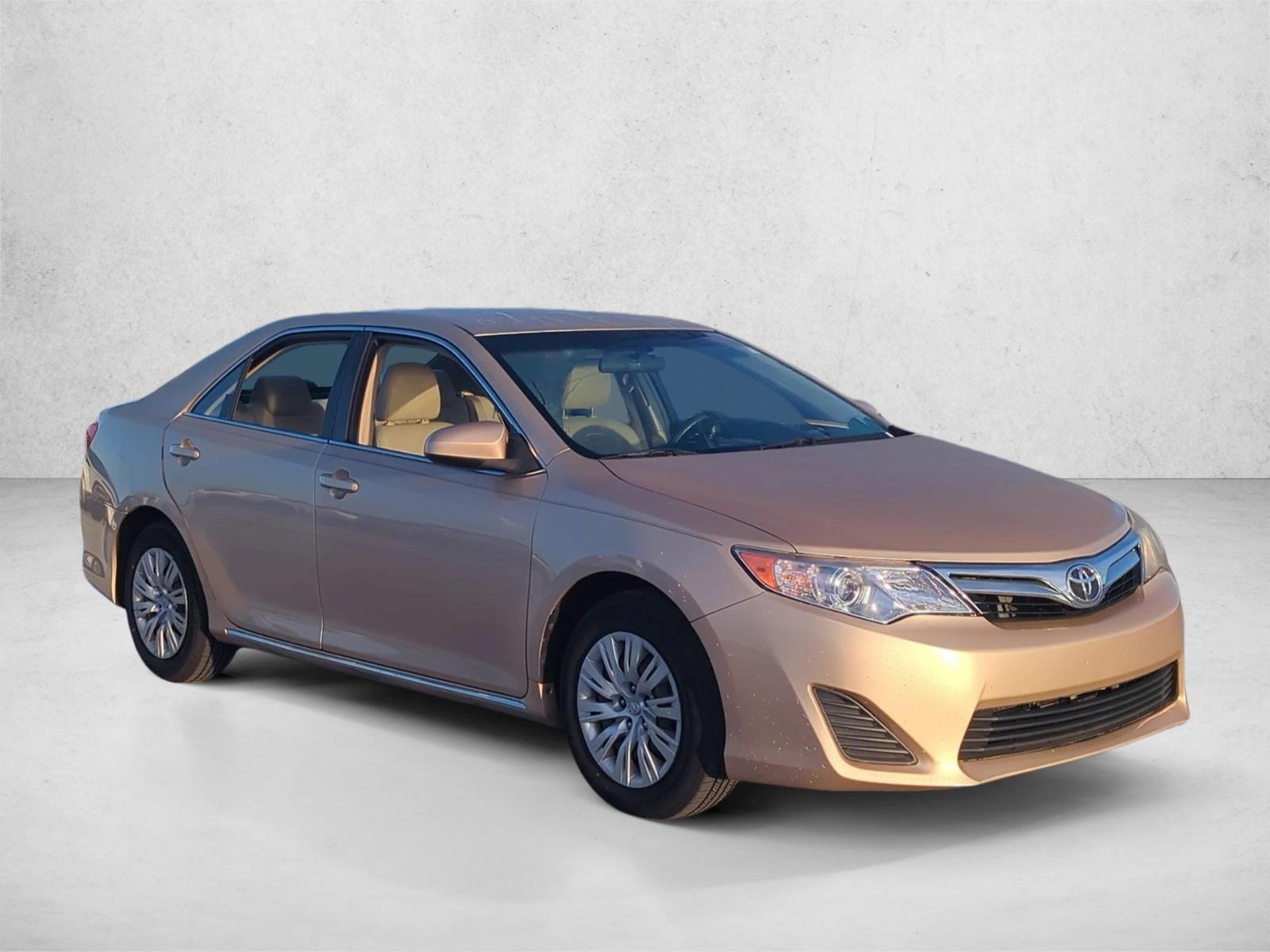 2012 Toyota Camry LE photo 3