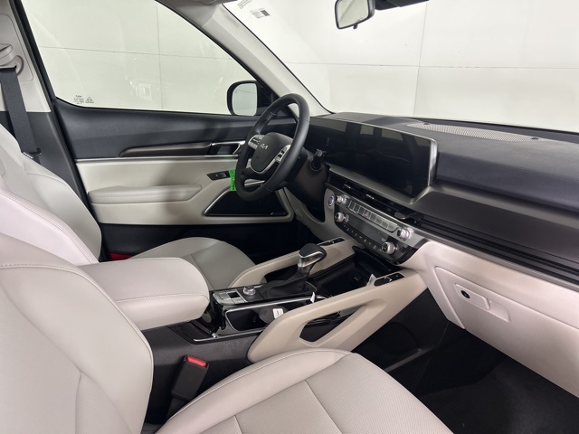 2025 Kia Telluride S photo 8