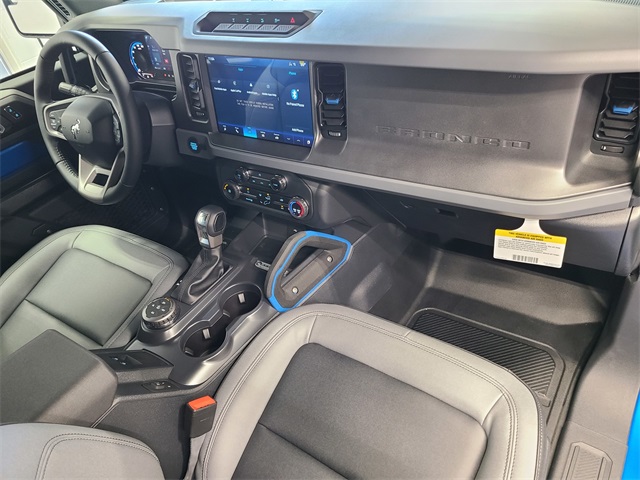 2024 Ford Bronco Black Diamond photo 15