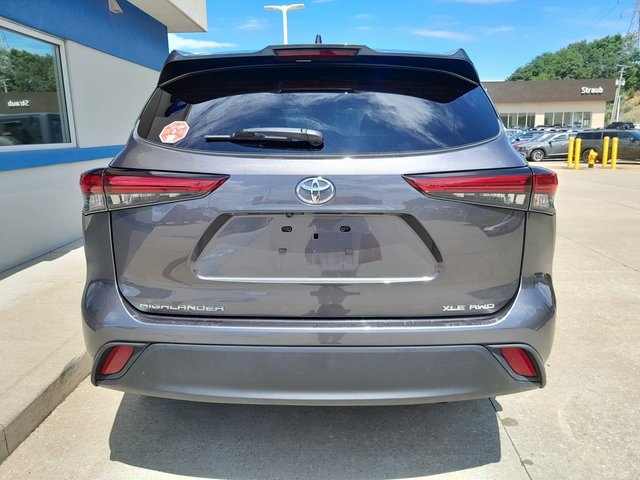 2022 Toyota Highlander XLE photo 6